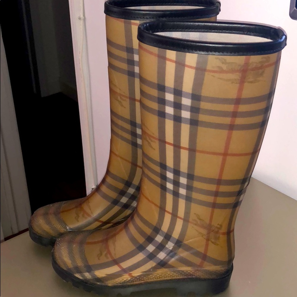 Burberry raining boots